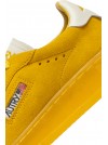 BASKETS DALLAS LOW WOM SUEDE JAUNE - AUTRY